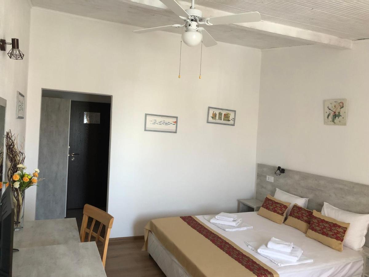 Guest Rooms Southern Nights Varvara  Luaran gambar